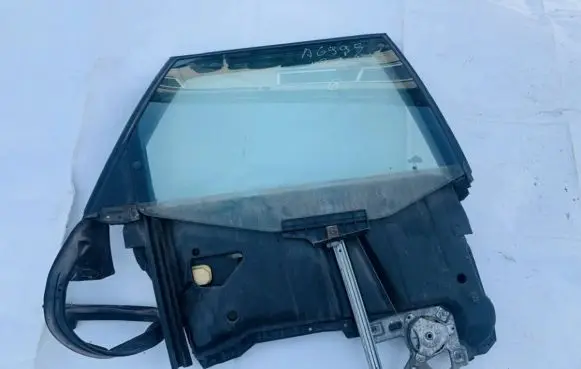 Audi A6 S6 C4 4A Rear door window/glass frame 