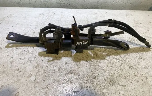 Toyota Hilux (AN10, AN20, AN30) Vacuum valve 