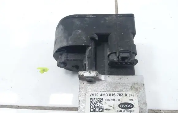 Volkswagen Golf VII Other engine bay part 4M0816703