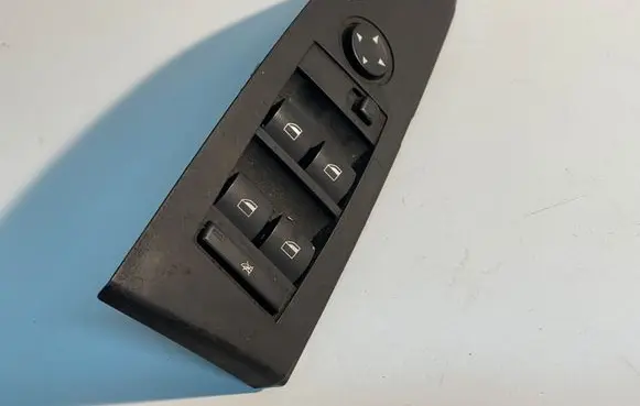 BMW 5 E60 E61 Electric window control switch 6951904