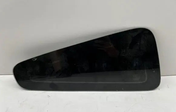 Ford Mustang V Rear side window
