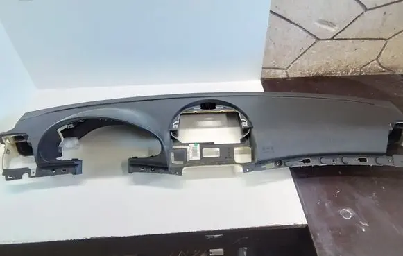 Mercedes-Benz E W211 Dashboard A2116800687