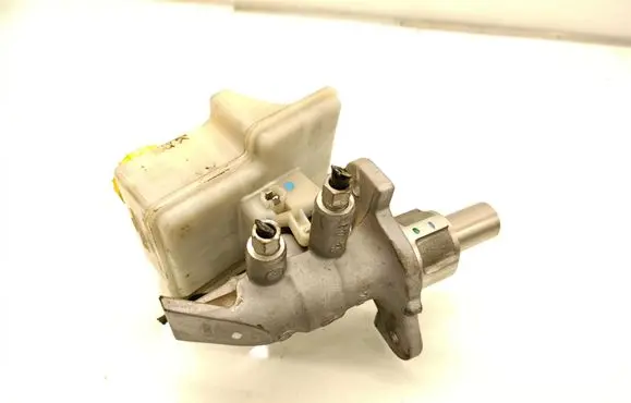 Master brake cylinder