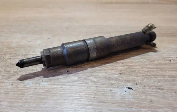 Volkswagen PASSAT B5 Fuel injector 0432193838
