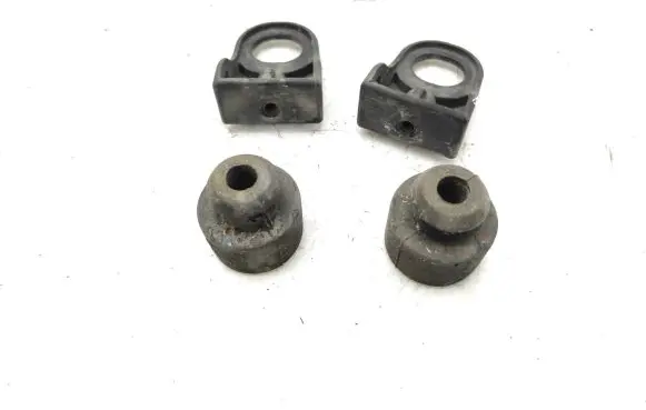 Radiator mount bracket