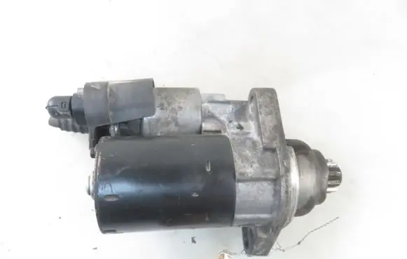Volkswagen Golf V Starter motor 0001120408 02T911023M