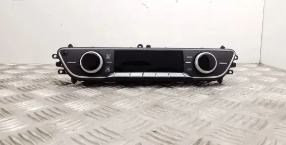 Audi A4 S4 B9 Climate control unit 8W0820043F