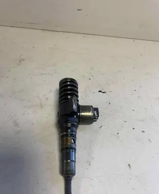 Fuel injector