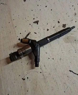 Nissan Primera Fuel injector 16600AU600