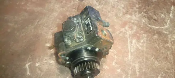 Renault Trafic III (X82) Fuel injection high pressure pump 0445010404 10004671505