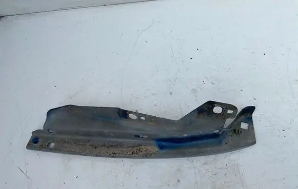 Renault Scenic I Fender mounting bracket