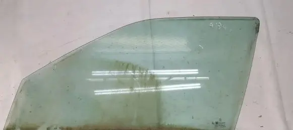 Peugeot 406 Front door window glass four-door