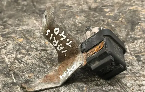 Toyota Yaris Glow plug pre-heat relay 2861067010