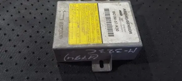 Mazda 323 Airbag control unit/module 12192601 BC1M-57-K30