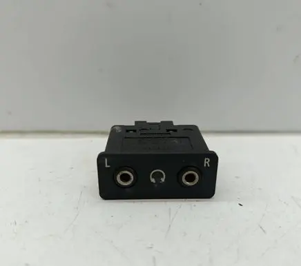 BMW X5 E70 AUX in-socket connector 6930562 PA6GF30