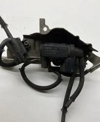 Toyota Avensis T250 Vacuum valve 258190R011 70051308 07T326