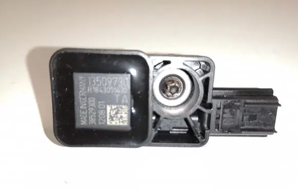 Opel Insignia B Airbag deployment crash/impact sensor 13509730 38529300