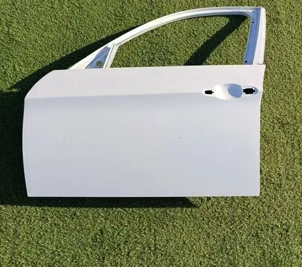 BMW 3 E90 E91 Front door 032A3144