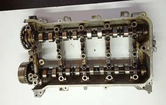 Toyota Prius+ (ZVW40) Camshaft 