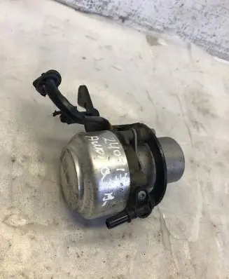 Audi Q3 F3 Vacuum pump 5q0612181