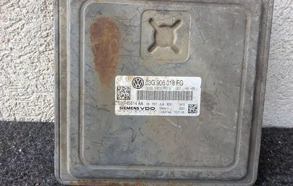 Volkswagen PASSAT B6 Engine control unit/module 03G906018FG