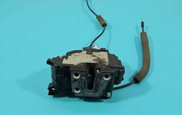 Renault Master III Front door lock IMPRK1569963