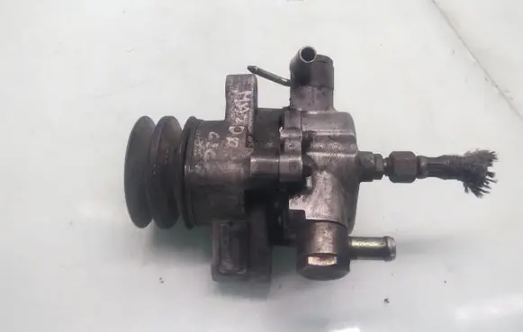 Mazda 626 Vacuum pump X2T50499