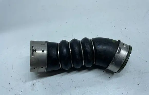 BMW X6 E71 Intercooler hose/pipe 7807985