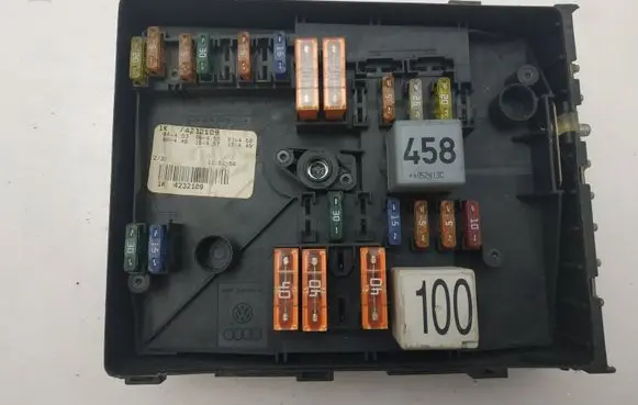 Volkswagen Caddy Fuse box set 1K0937125