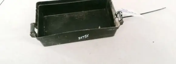 Toyota Yaris Fuse box cover