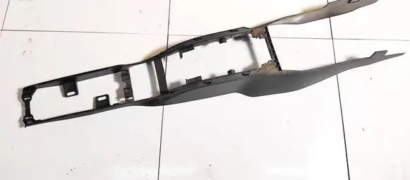 Volkswagen Polo IV 9N3 Center console 6q1864343 e3107-a1