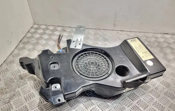 Audi A3 S3 8P Subwoofer speaker 8P4035382 679399 7606500218