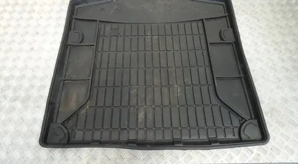 Ford Focus ST Rubber trunk/boot mat liner TM403468