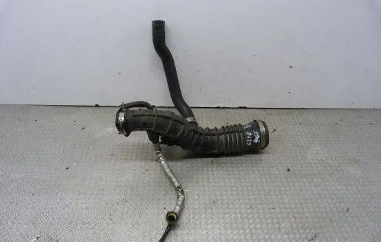 Renault Clio IV Turbo air intake inlet pipe/hose 165764382