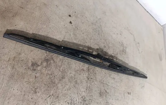 Mitsubishi Colt Windshield/front glass wiper blade 