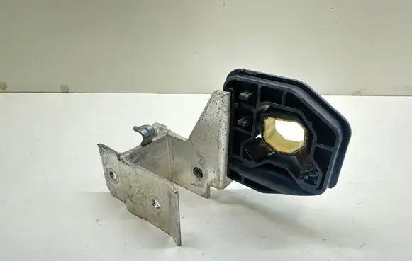 BMW 1 F20 F21 Radiator mount bracket 7600540