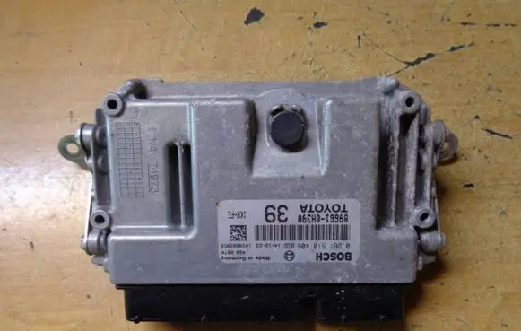 Toyota Aygo AB40 Engine control unit/module 0261S10406 896610H390 1039S82953