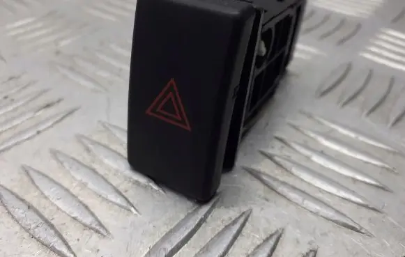 Toyota Avensis T250 Hazard light switch 157963
