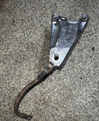 BMW 5 E34 Engine mounting bracket 1133362