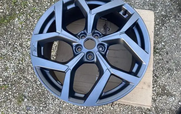 Ford Puma R19 alloy rim 