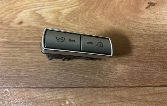 Ford Mondeo MK IV Windscreen/window heater switch 6M2T18K574AD