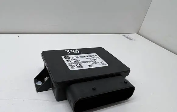 BMW 5 F10 F11 Hand brake control module 6858017 0130192205 32620276A