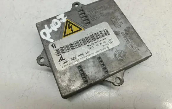 Peugeot 407 Headlight ballast module Xenon 1307329095 1039F01507