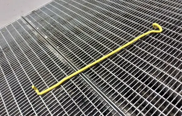 Jeep Compass Engine bonnet/hood prop rod/strut 