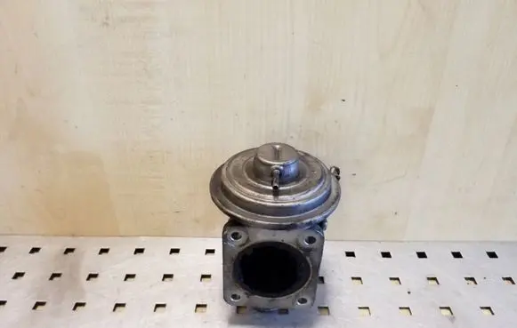 BMW 5 E60 E61 EGR valve 70045000 7791480