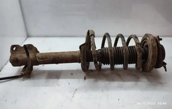 Nissan X-Trail T30 Rear shock absorber with coil spring 