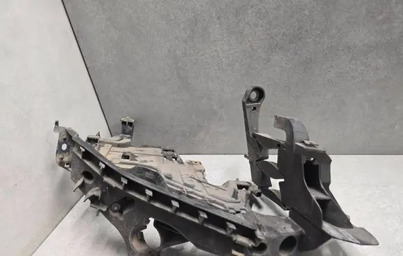 Audi A4 S4 B8 8K Headlight/headlamp mounting bracket 8K0805608A