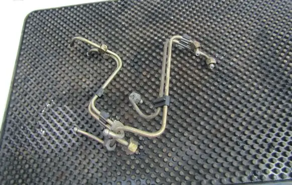 Renault Scenic I Fuel injector supply line/pipe 7700114802