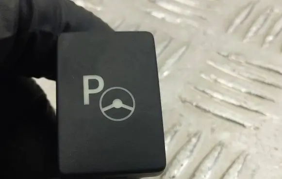 Toyota C-HR I Parking (PDC) sensor switch 15D935