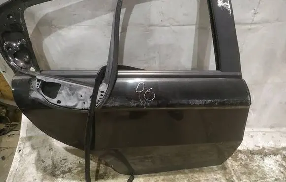 Alfa Romeo 147 Rear door JUODOS